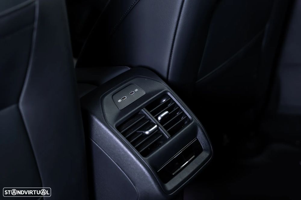 VW Passat Variant 2.0 TDi Business DSG - 30