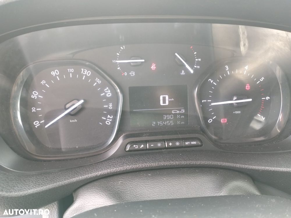 Opel Vivaro - 14
