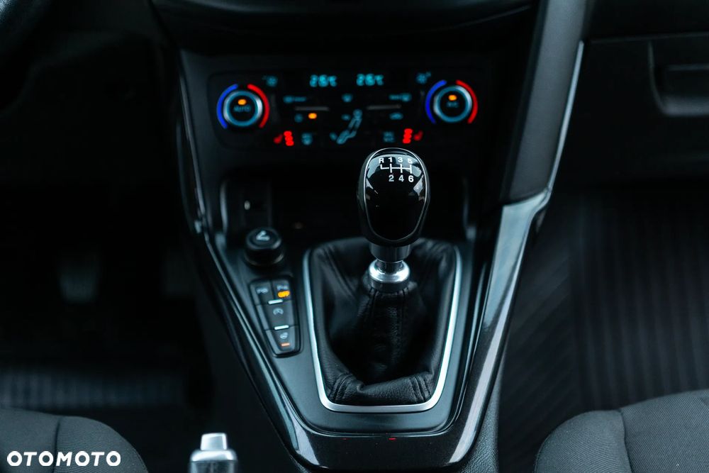 Ford Focus - 36