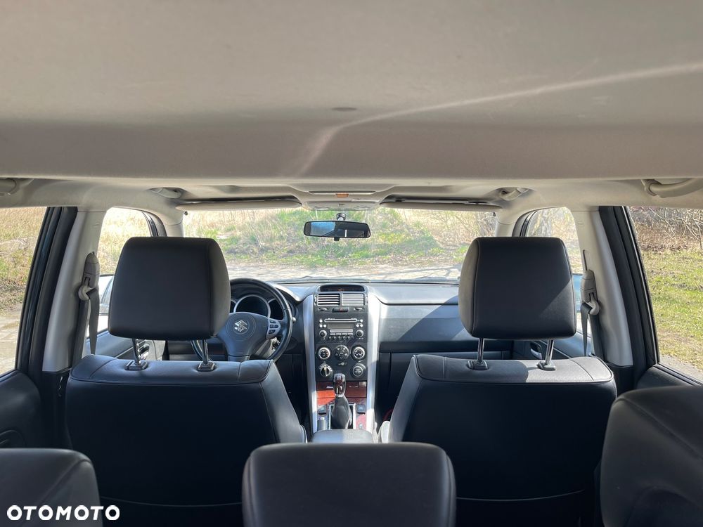 Suzuki Grand Vitara 2.0 De luxe - 13