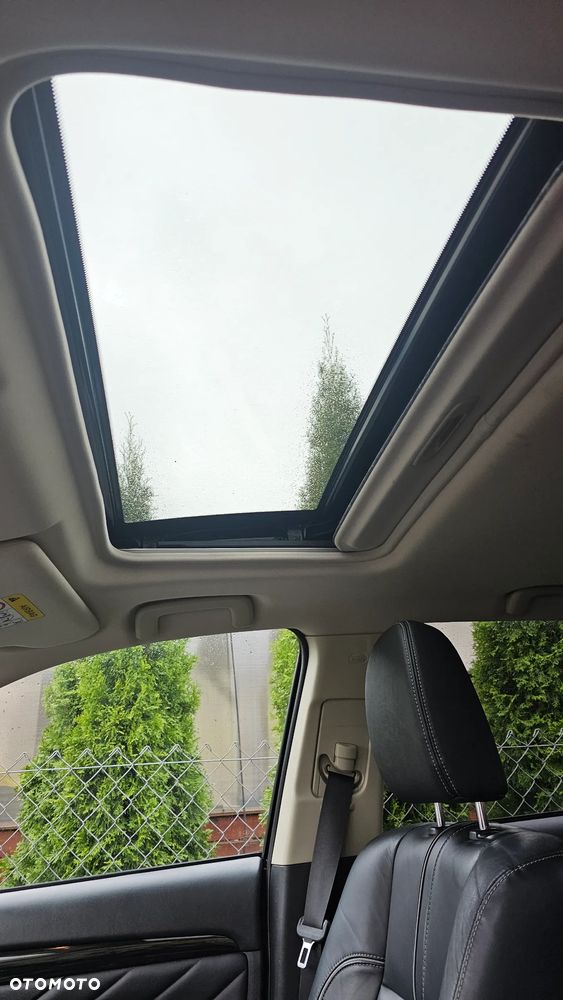 Mitsubishi Outlander PHEV Instyle NAVI + - 25