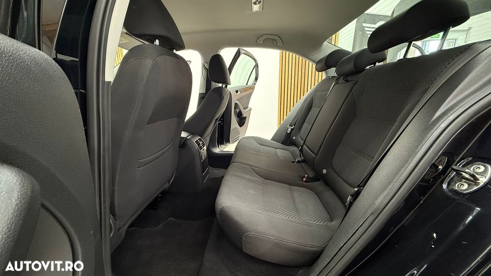 Volkswagen Jetta 1.2 TSI Comfortline - 16