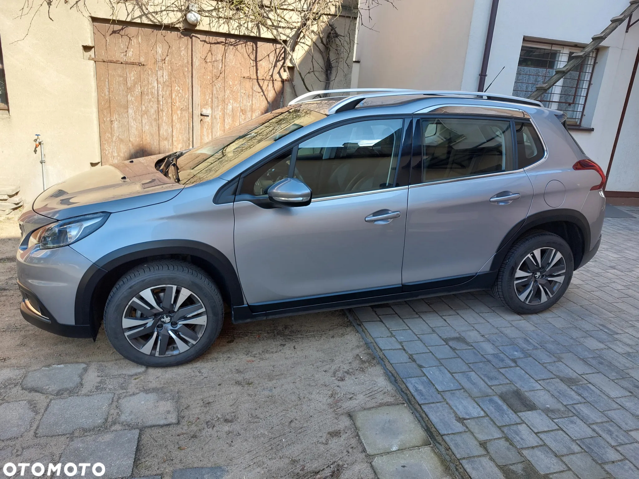 Peugeot 2008 - 10
