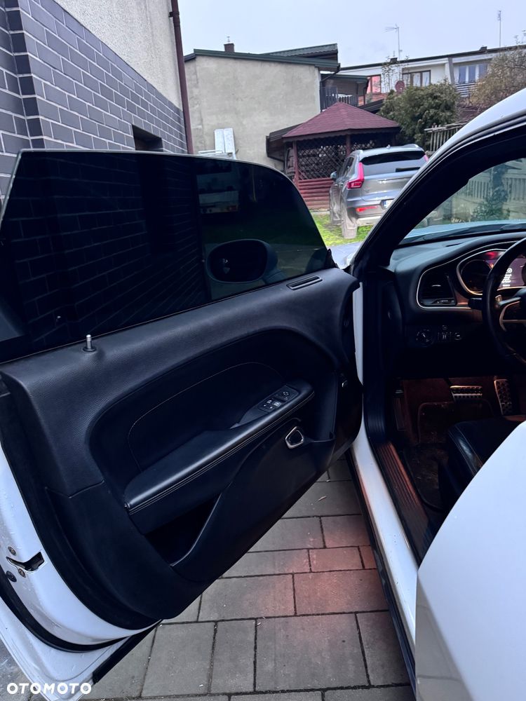 Dodge Challenger - 7