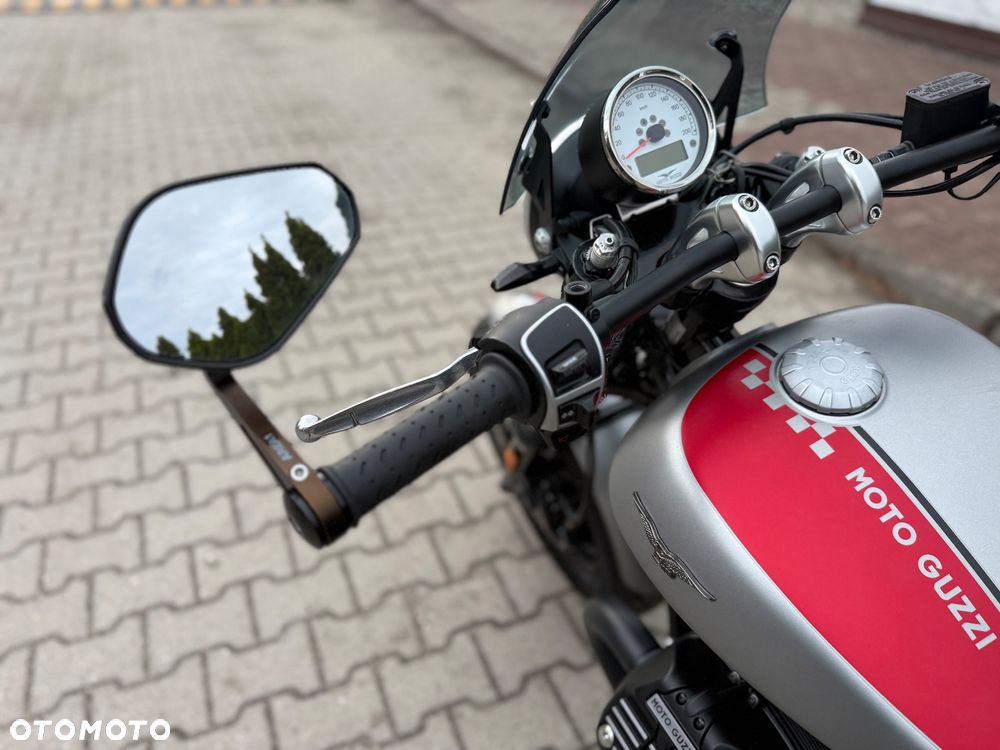 Moto Guzzi V9 - 25