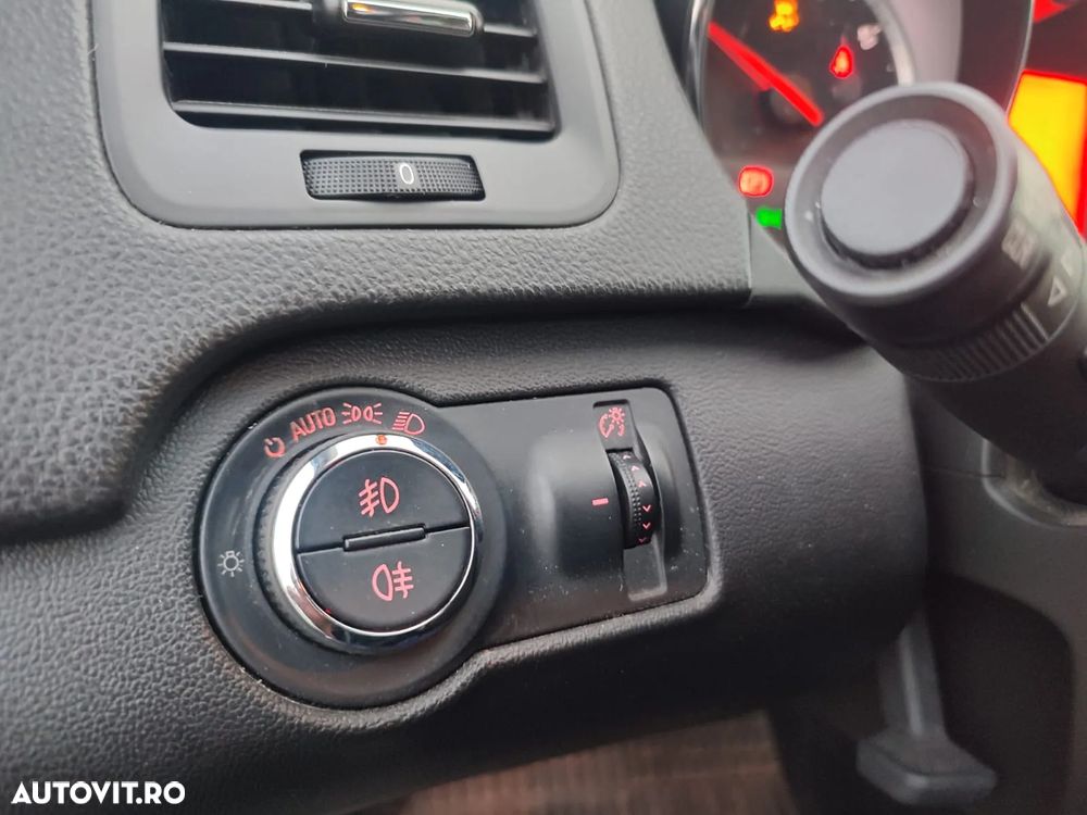 Opel Insignia - 12