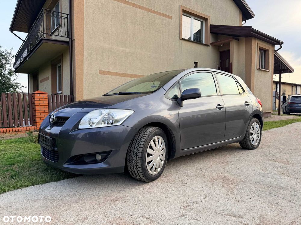 Toyota Auris - 2