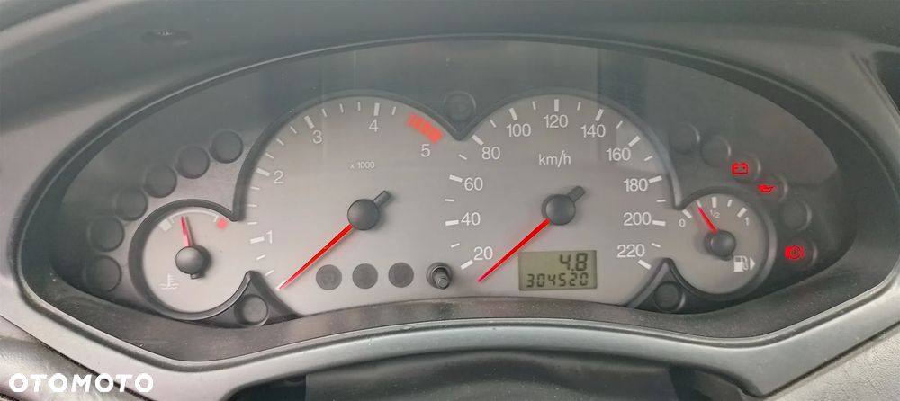 Ford Focus 1.8 TDDi Comfort - 32