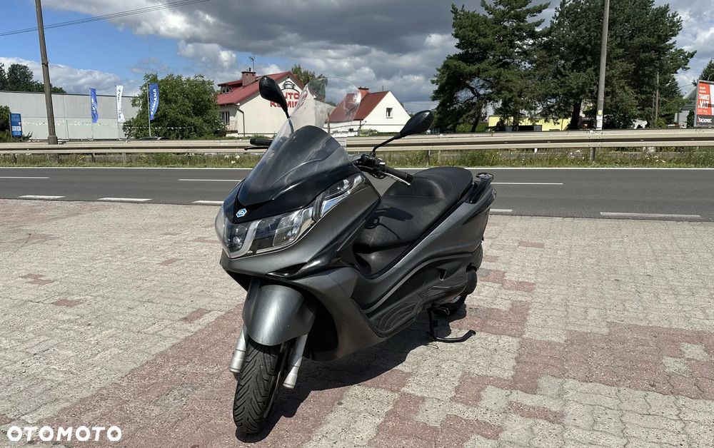 Piaggio X10 - 4