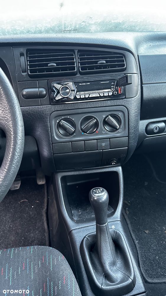 Volkswagen Golf - 18