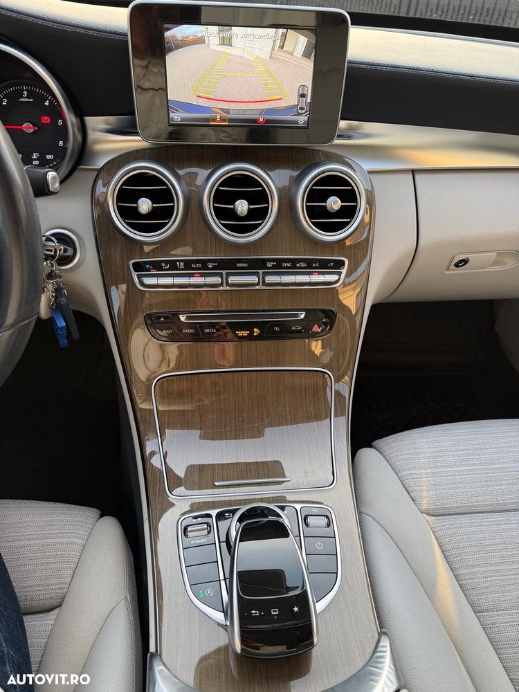 Mercedes-Benz C - 8