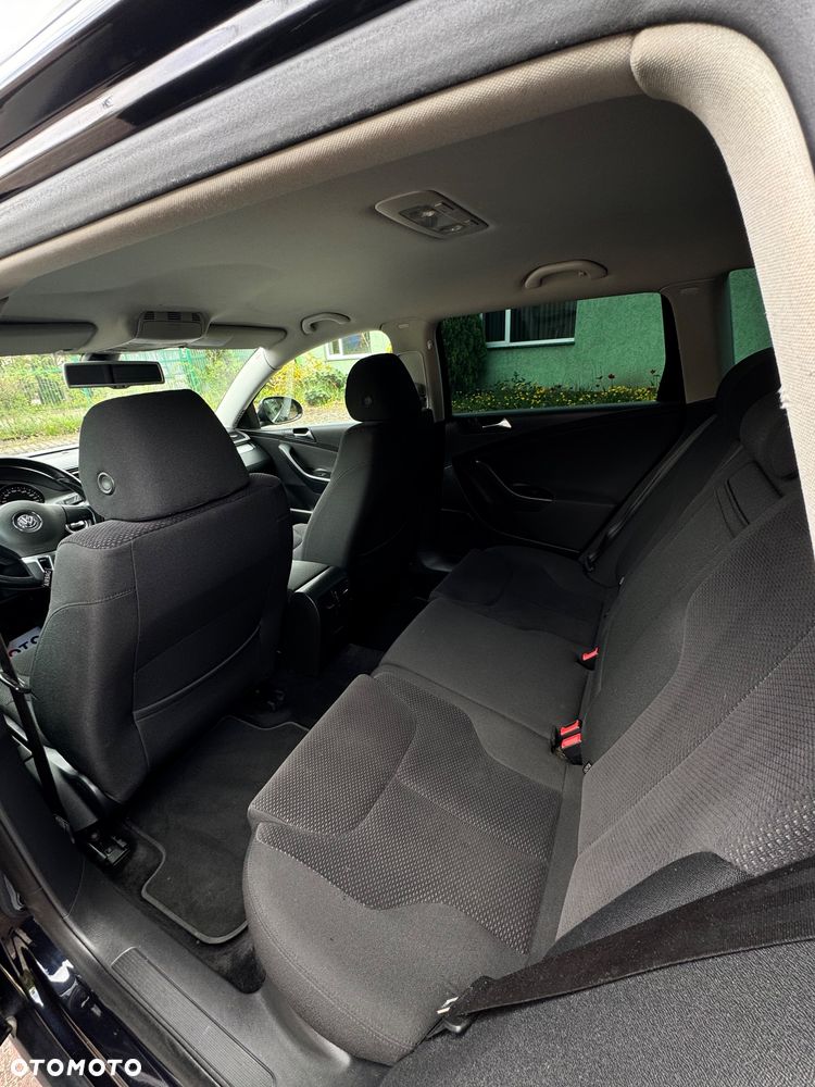Volkswagen Passat 2.0 Blue TDI SCR Trendline - 10