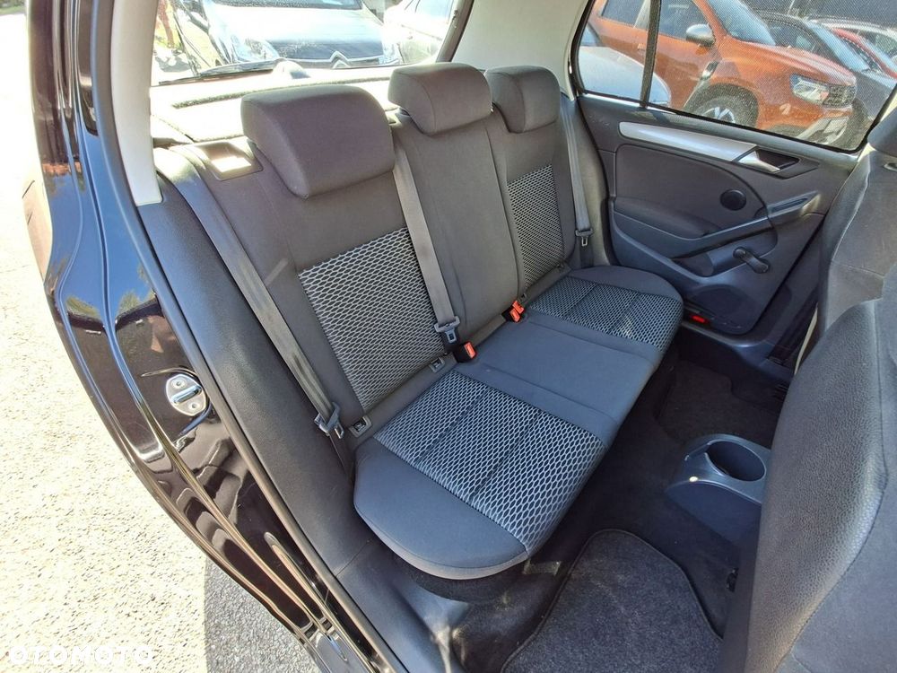 Volkswagen Golf - 22