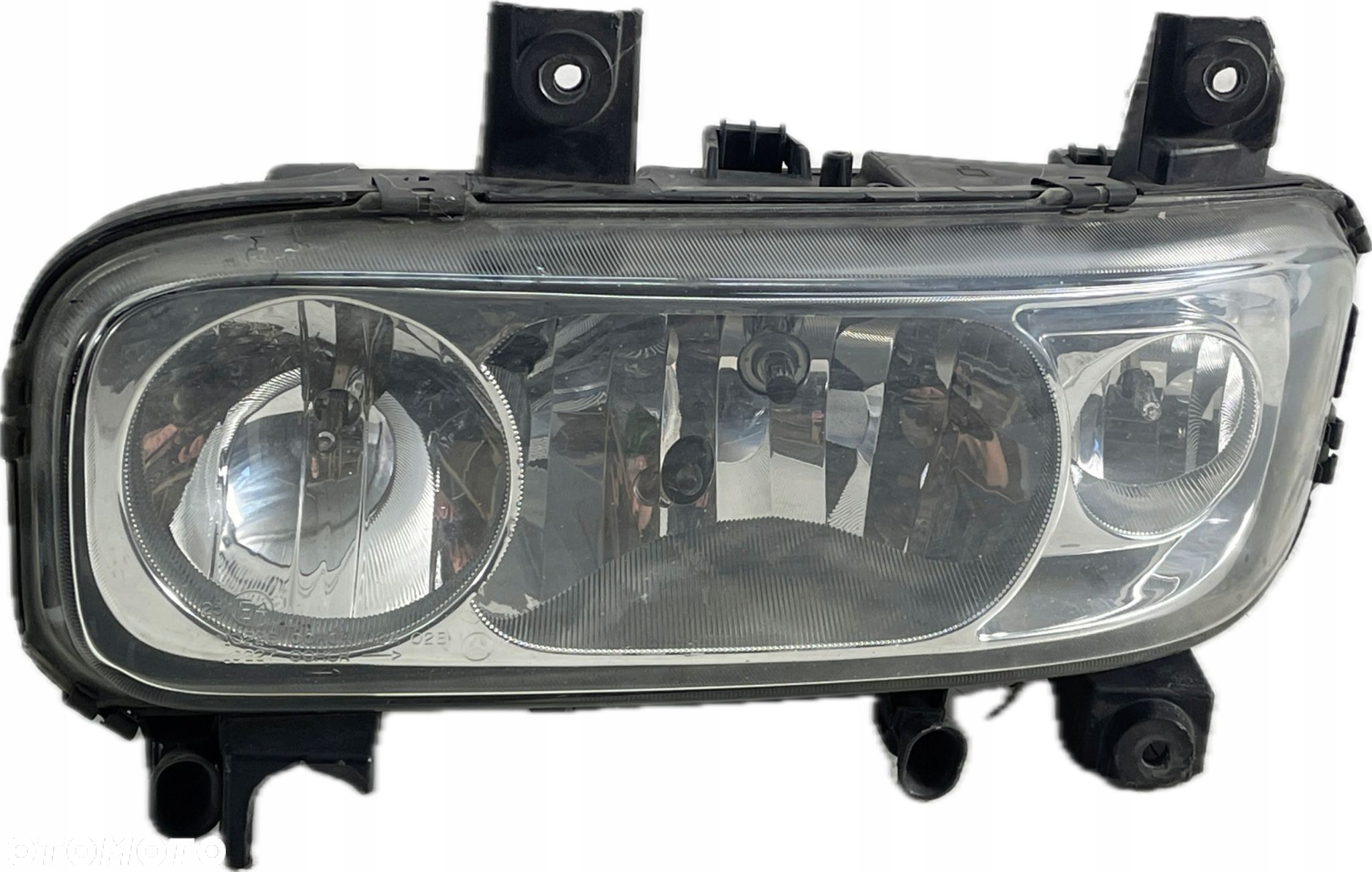 LAMPA PRAWA PRZÓD MERCEDES ATEGO 04- A9738202661 13.12.2013 - 2