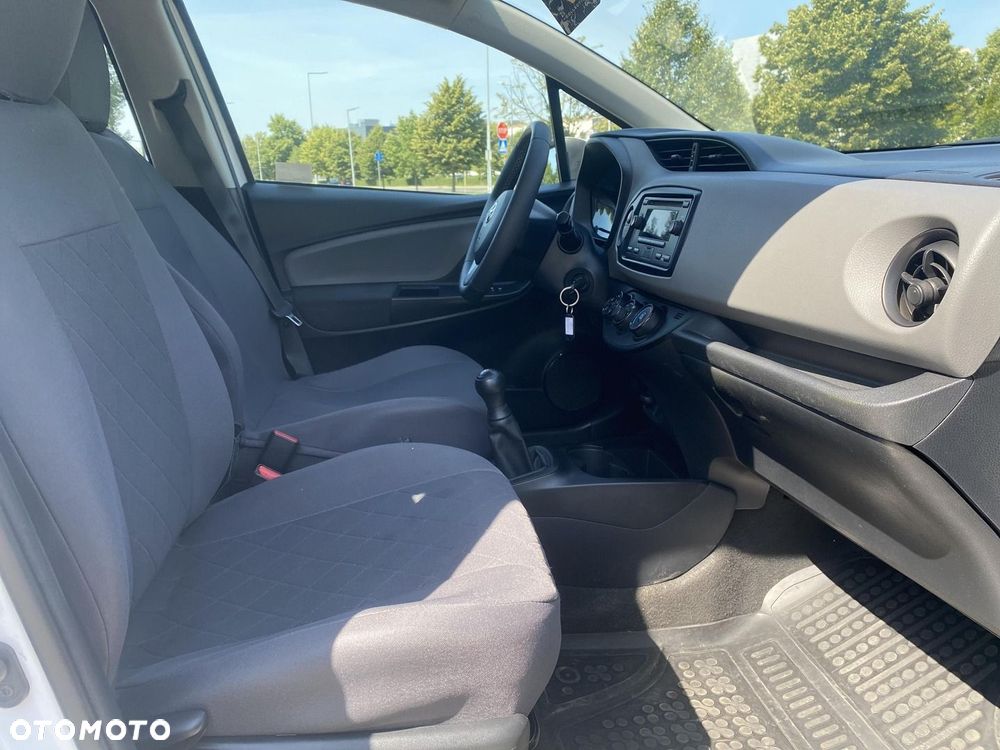 Toyota Yaris - 12