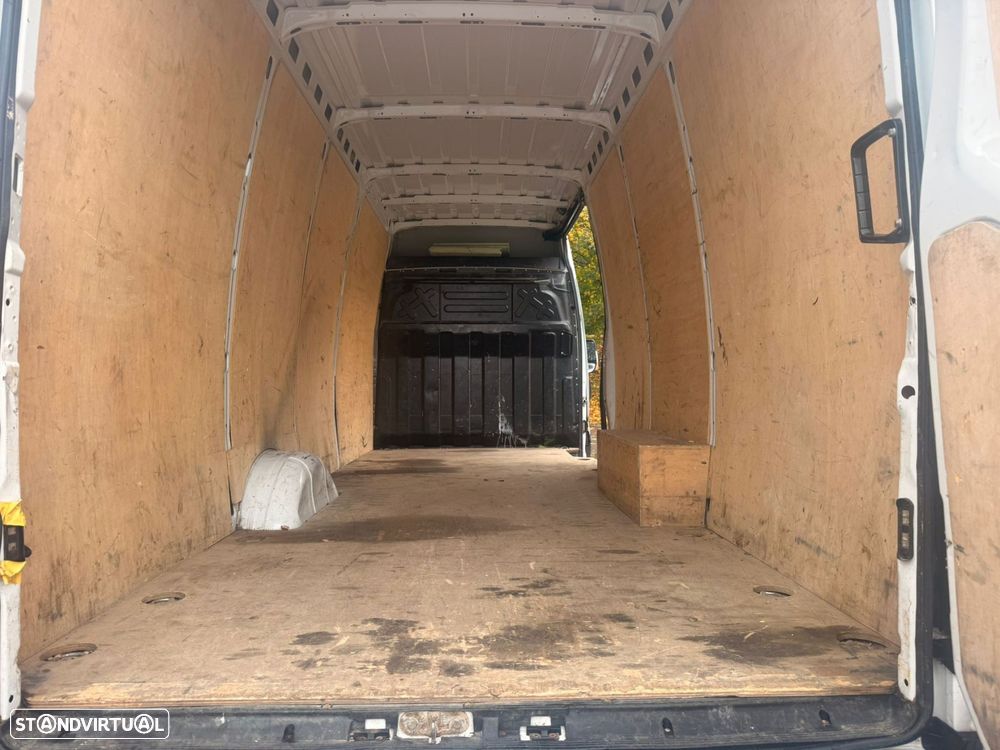 Iveco Daily 2.3 35S14 L5H2 18m3 - 17