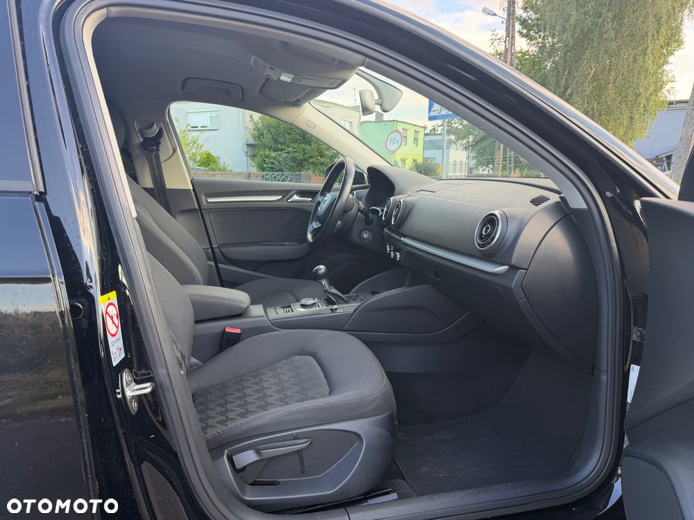 Audi A3 Sportback 1.4 TFSI Ambiente - 20