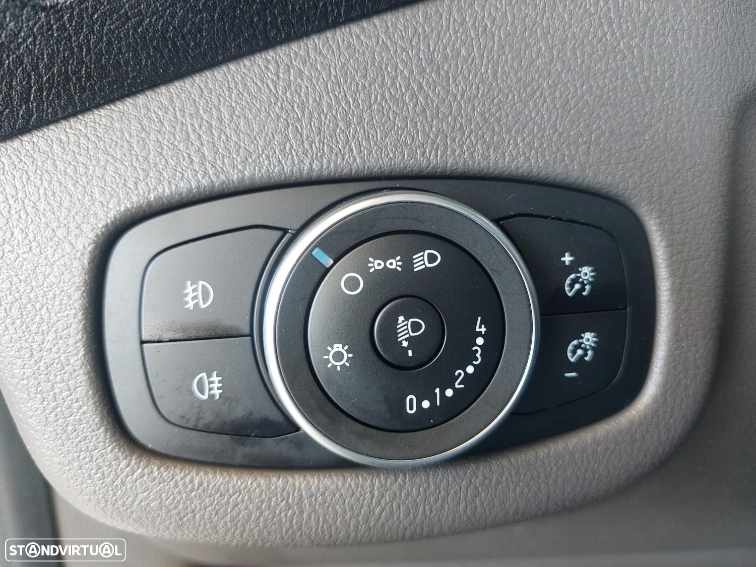 Ford Transit Connect 1.5 TDCI  200 L2 Trend  -  IVA Dedutível - 17