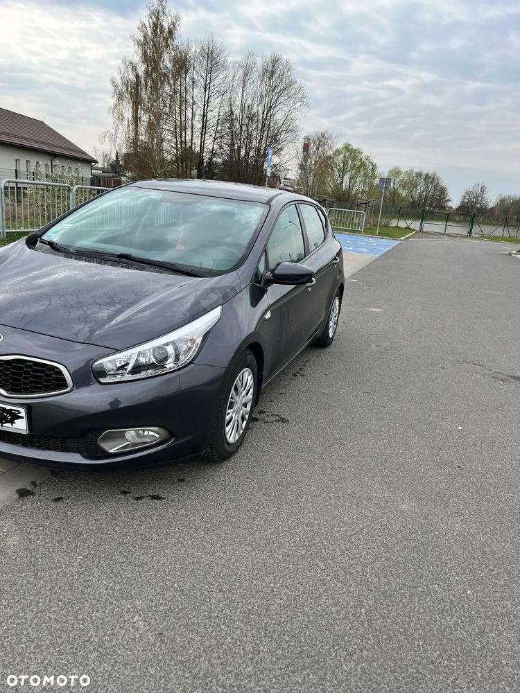 Kia Ceed 1.4 L - 6