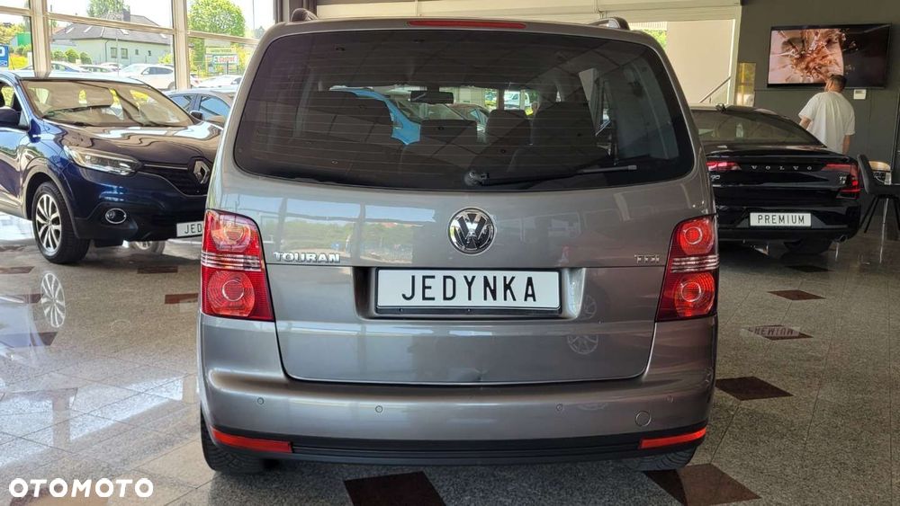 Volkswagen Touran - 8
