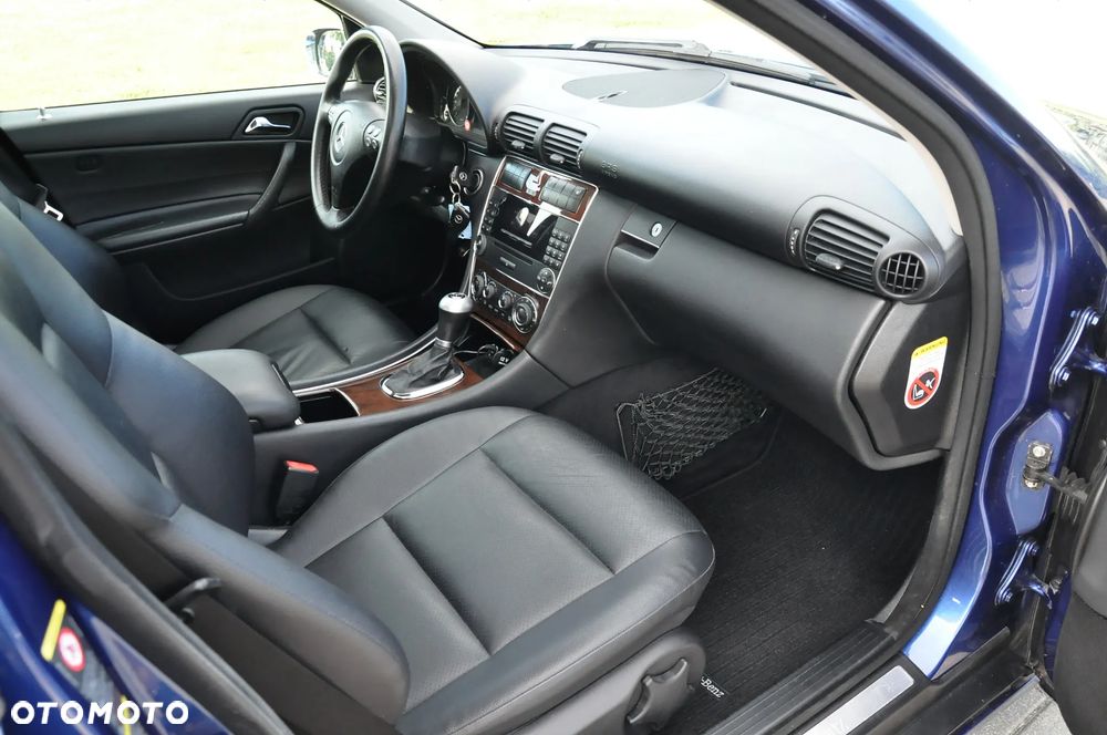 Mercedes-Benz Klasa C 280 7G-TRONIC Classic Sport Edition - 29