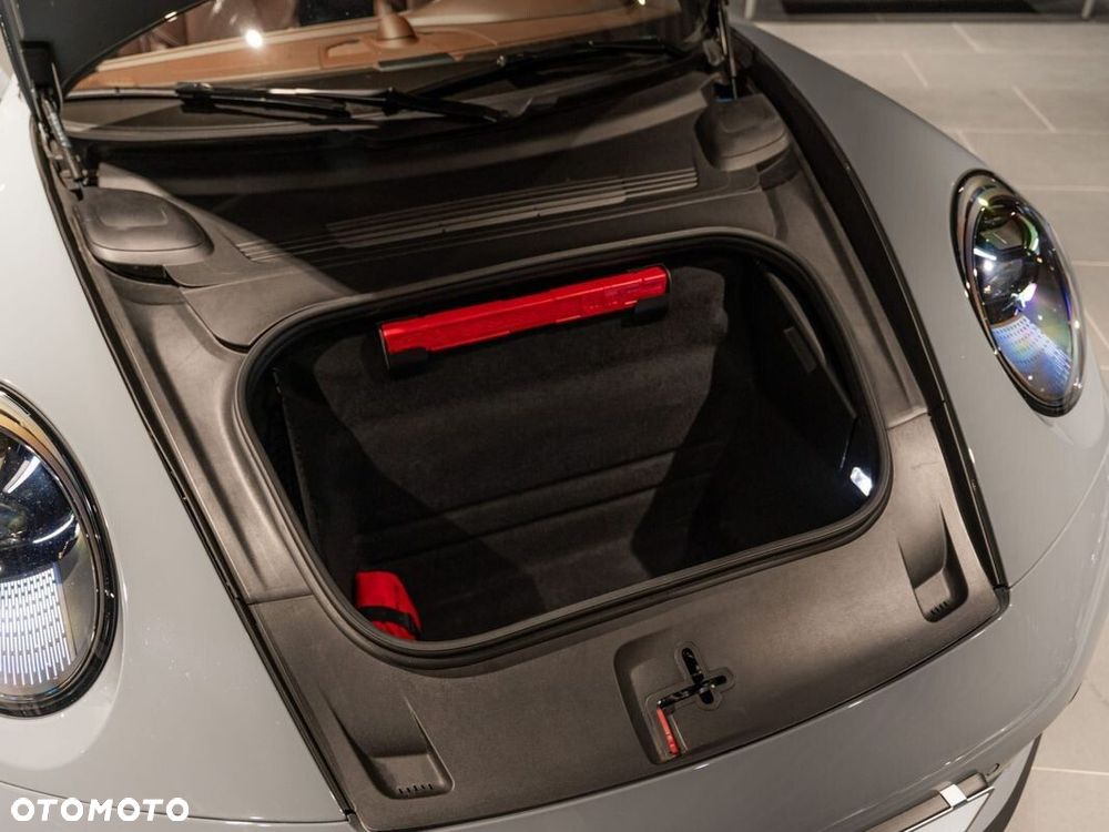 Porsche 911 Targa 4 GTS - 34