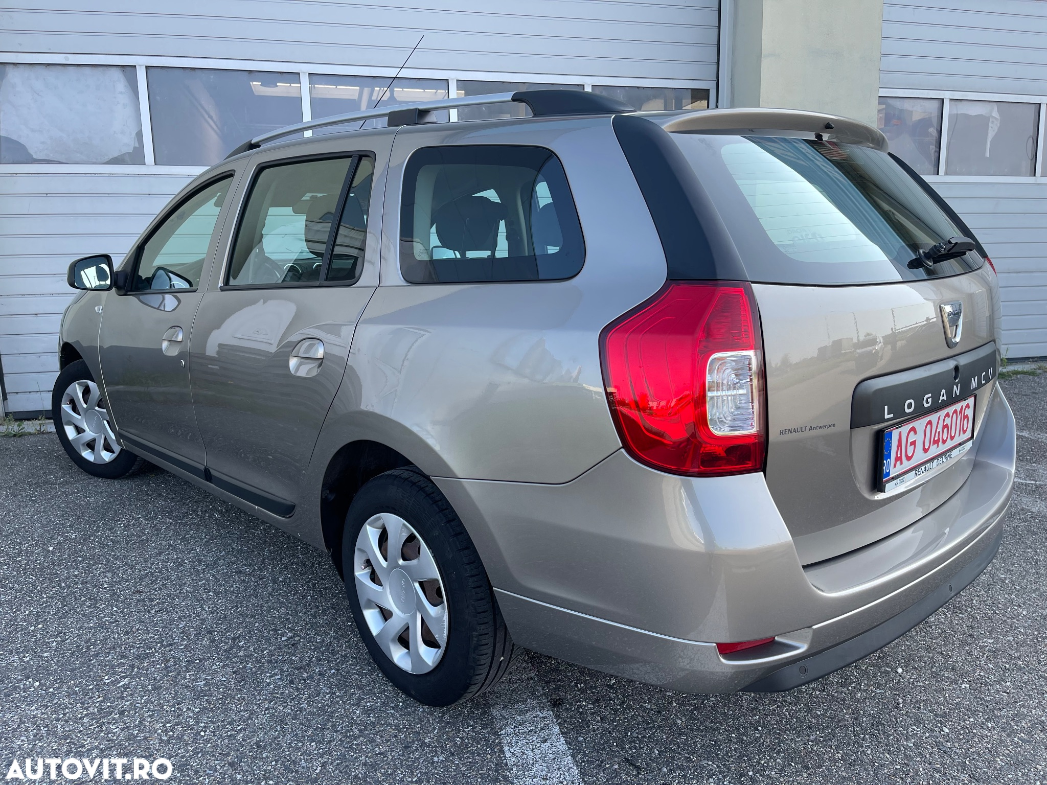 Dacia Logan 0.9 90CP Ambiance - 3