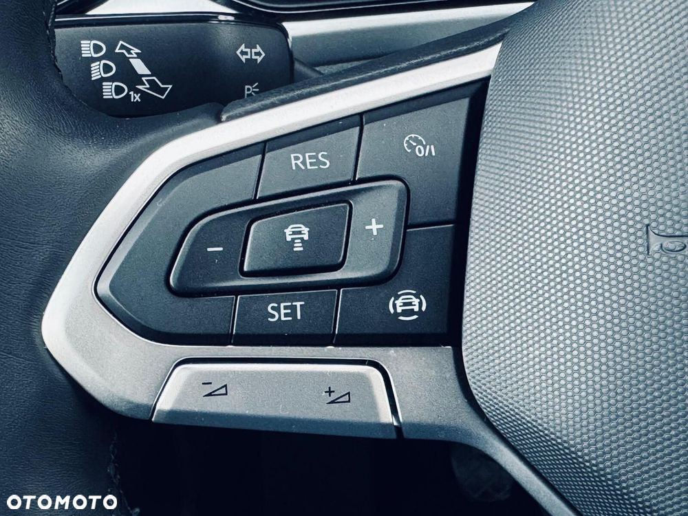 Volkswagen T-Roc 1.5 TSI Life - 23