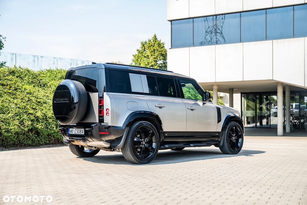 Land Rover Defender 110 D250 X-Dynamic SE - 4