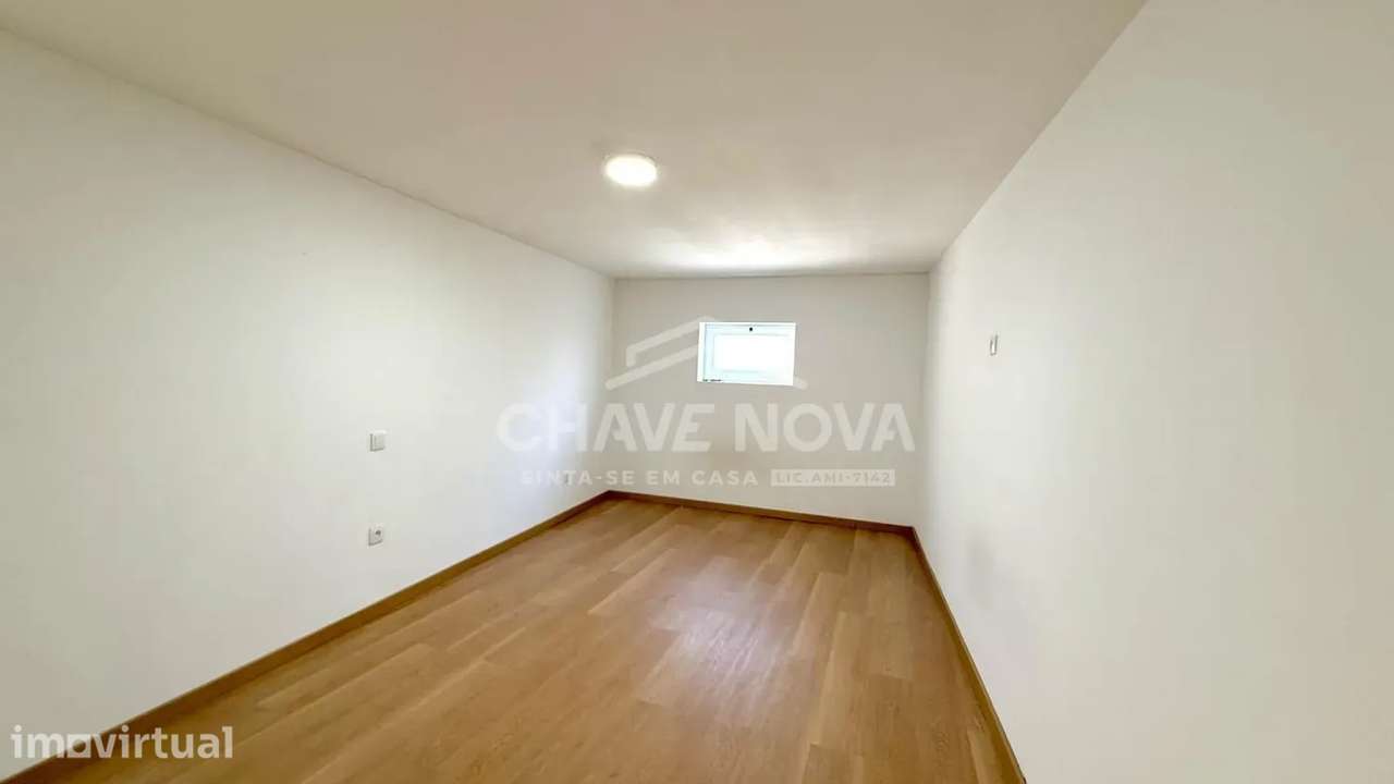 Apartamento T1 c/lugar estacionamento, Continente Bom Dia Carvalhos - Grande imagem: 2/8