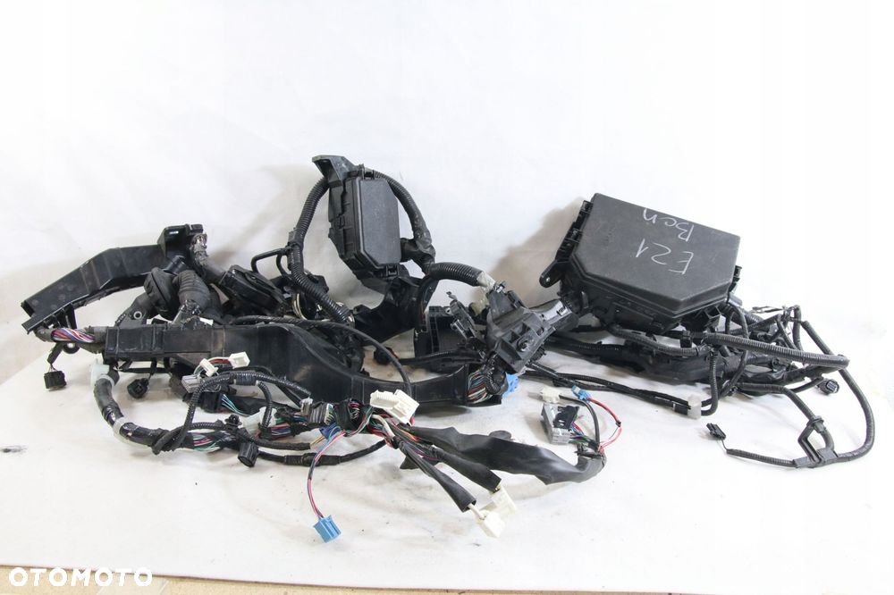 wiązka instalacja komory silnika toyota corolla xii 12 e21 1.6 vvti benzyna - 1