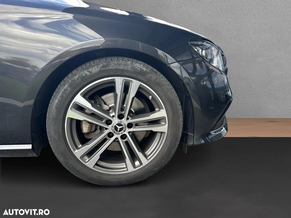 Mercedes-Benz E 220 d 4Matic T 9G-TRONIC Avantgarde - 15