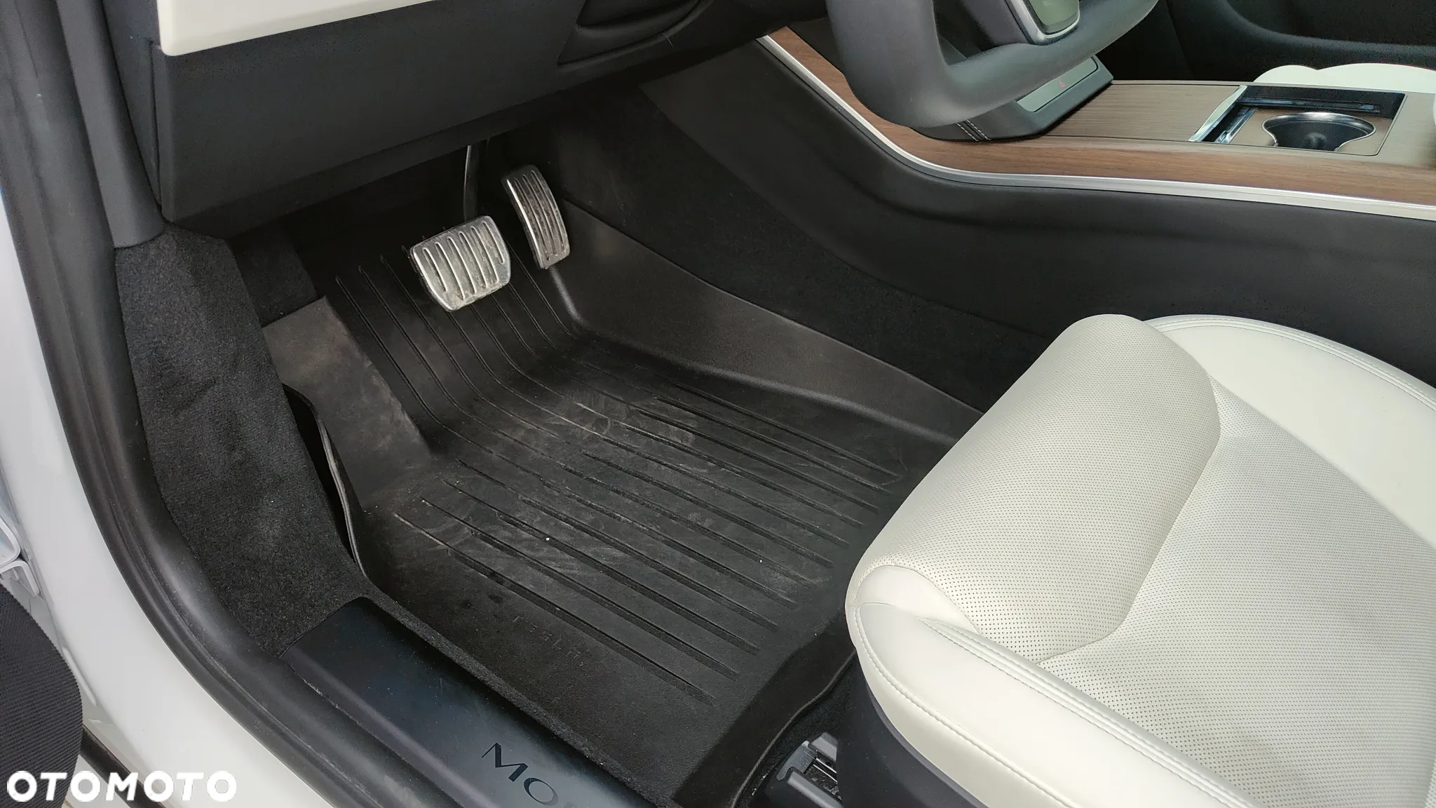 Tesla Model S Long Range - 19