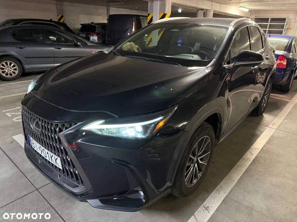 Lexus NX - 1