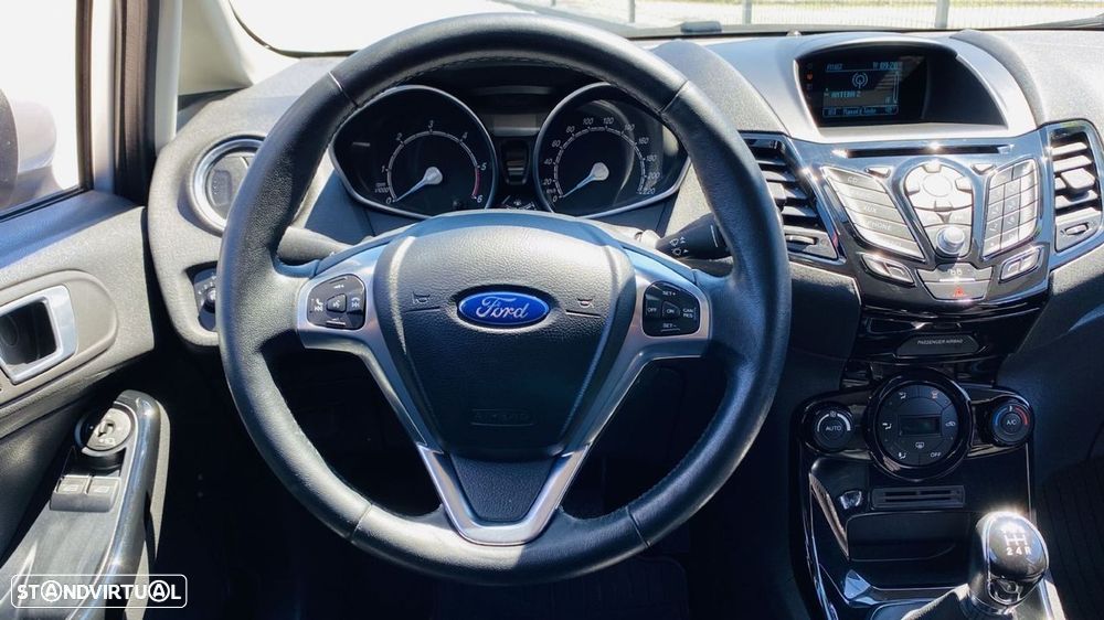 Ford Fiesta 1.5 TDCi Titanium - 16