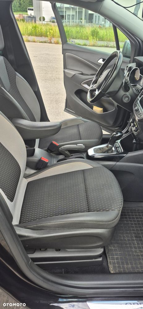 Opel Crossland X 1.2 T Design Line S&S - 21