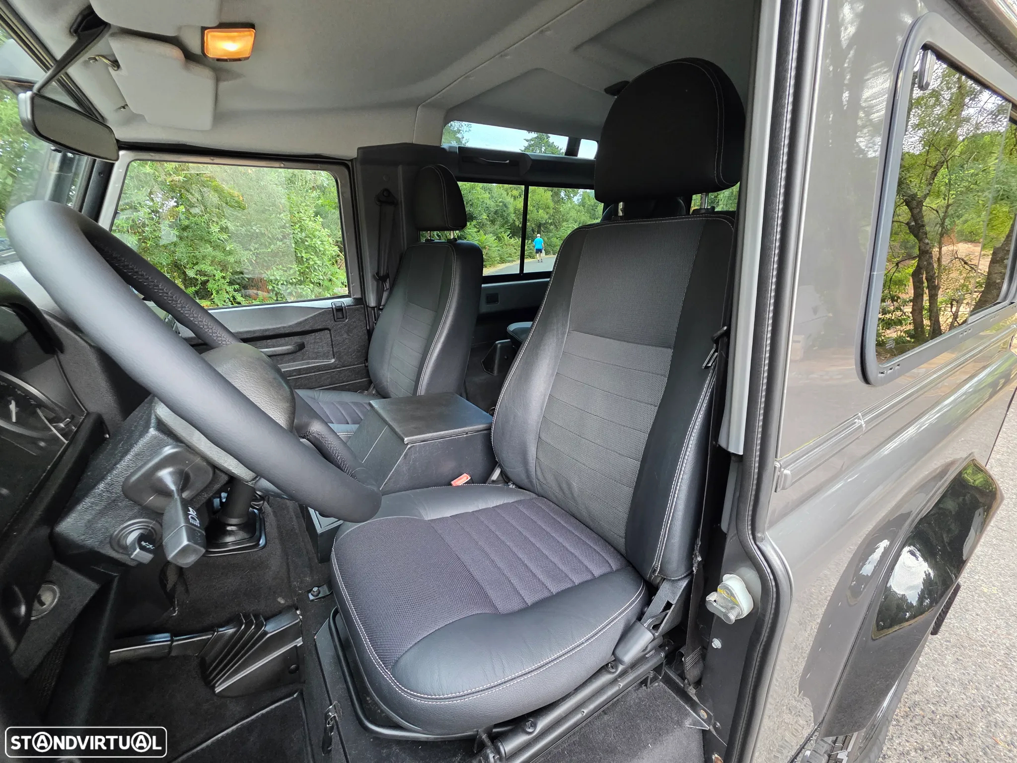 Land Rover Defender 90 Station Wagon SE - 5