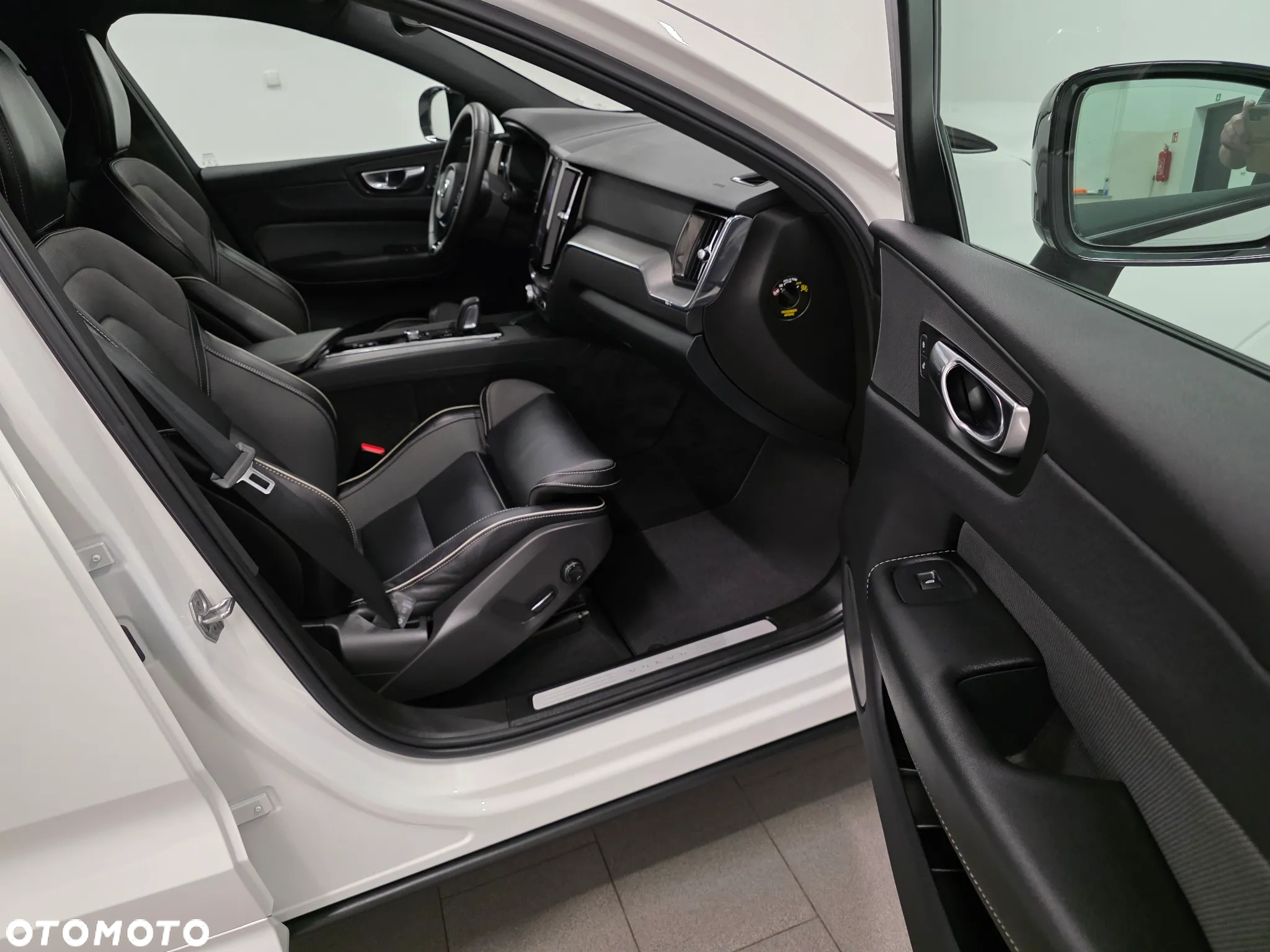 Volvo XC 60 B4 B Geartronic RDesign - 30