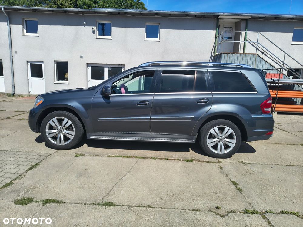 Mercedes-Benz GL 450 - 11