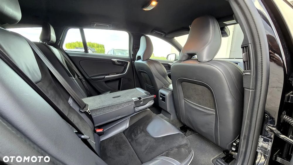 Volvo V60 D4 Geartronic RDesign - 32