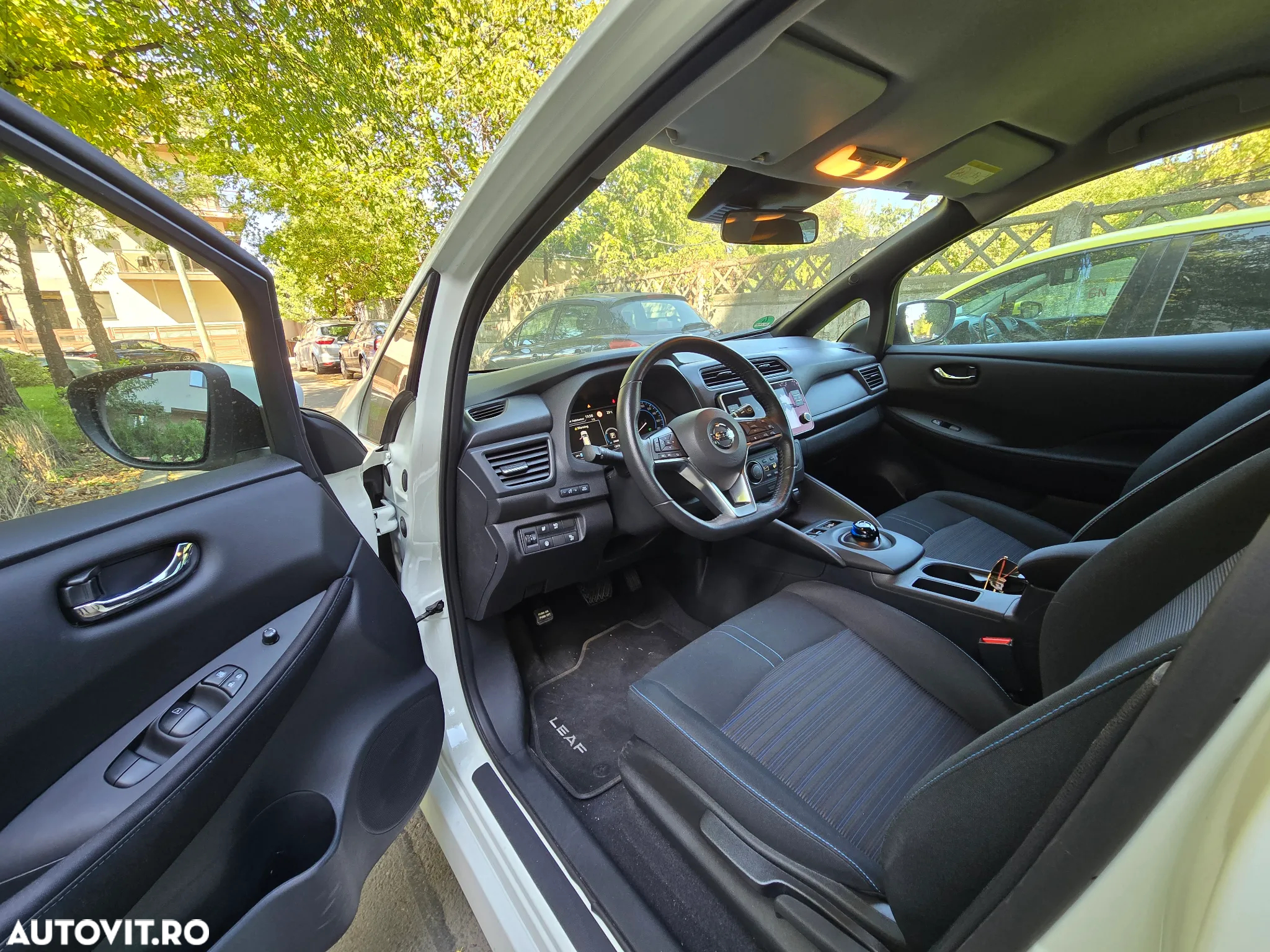 Nissan LEAF Acenta - 12