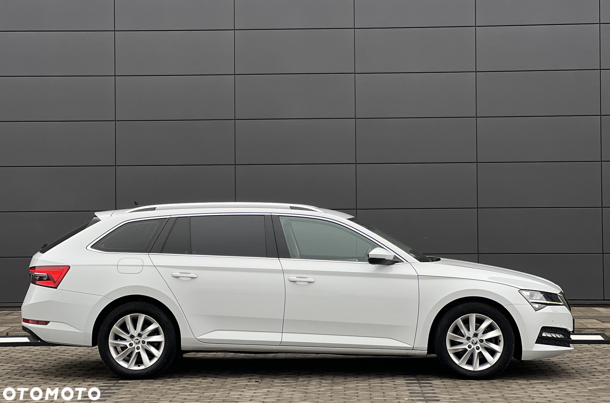 Skoda Superb 2.0 TDI Ambition DSG - 10