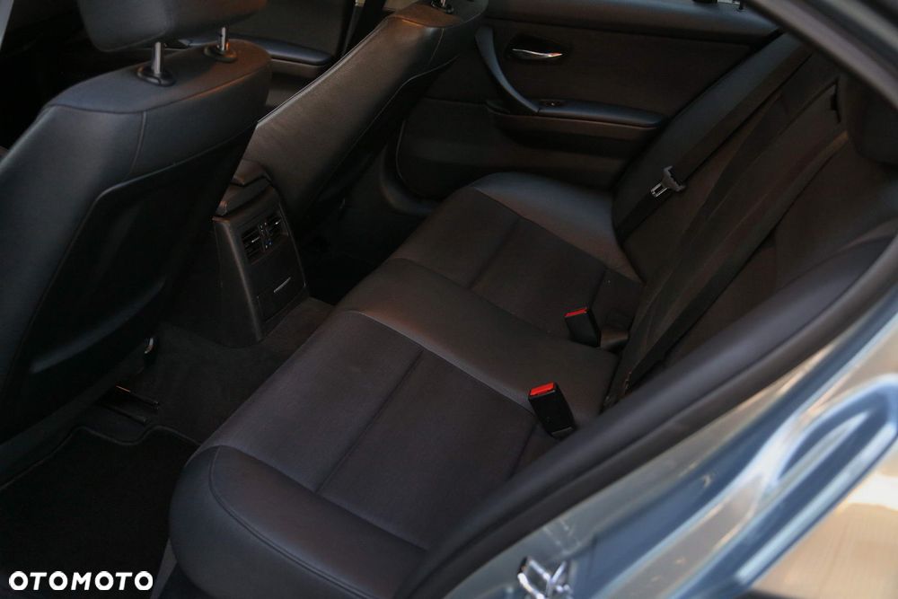 BMW Seria 3 - 28