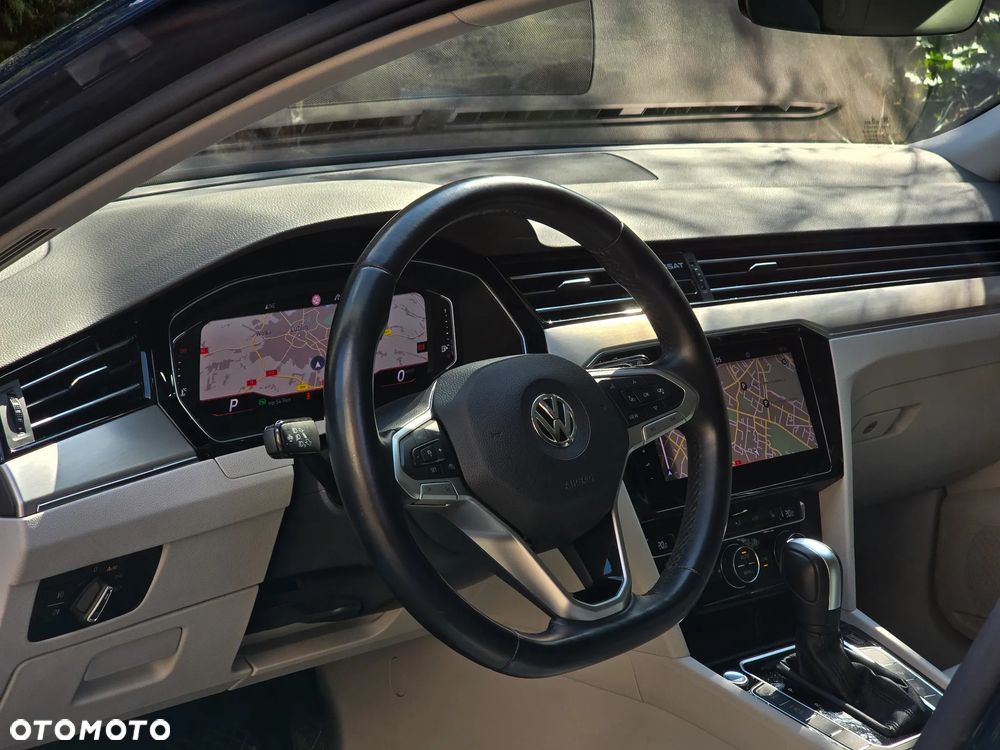 Volkswagen Passat Variant 2.0 TDI EVO Elegance DSG - 16