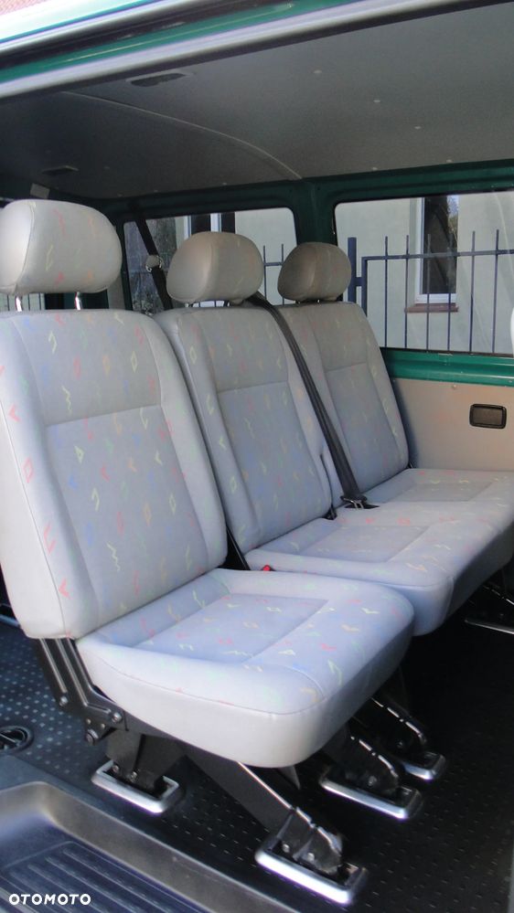 Volkswagen Transporter - 11