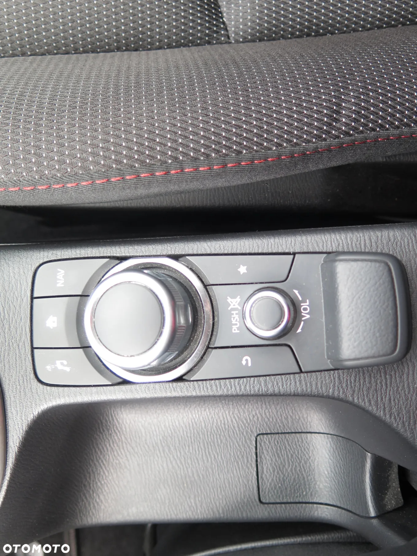 Mazda 2 SKYACTIV-G 90 Homura - 24