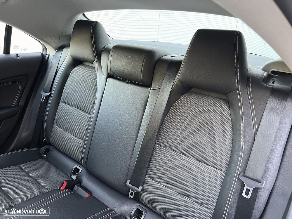 Mercedes-Benz CLA 180 d Urban - 13