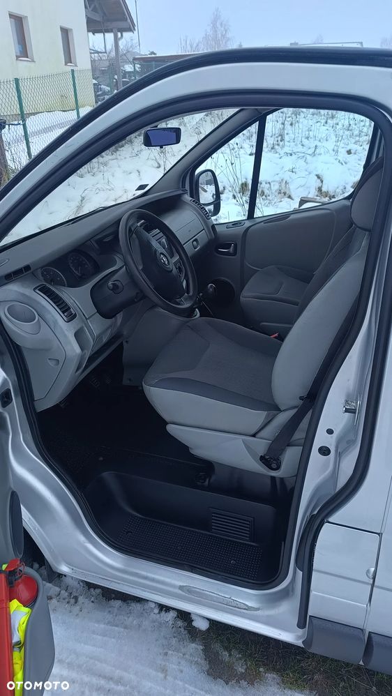 Opel Vivaro - 8