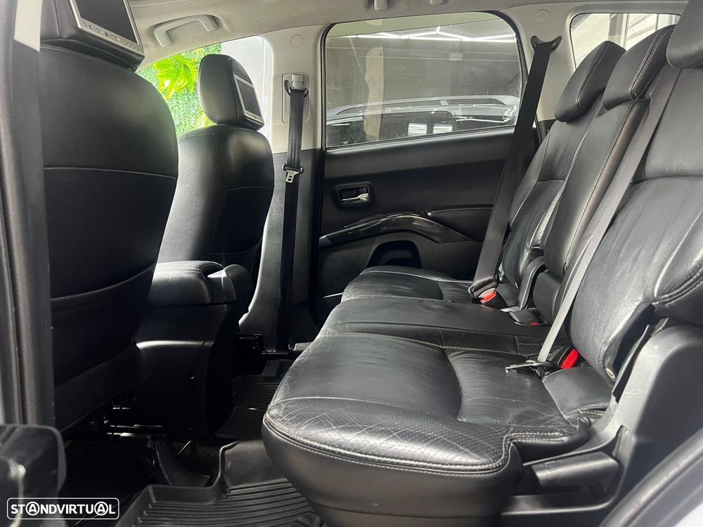 Mitsubishi Outlander 2.0 DI-D Intense 4WD - 10