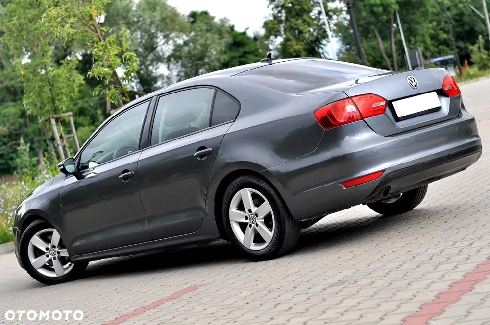 Volkswagen Jetta 1.6 TDI Comfortline - 7